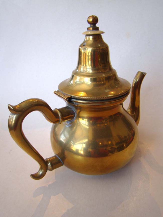 A beautiful brass pear shaped teapot, probably Dutch, circa 1820 — image 2